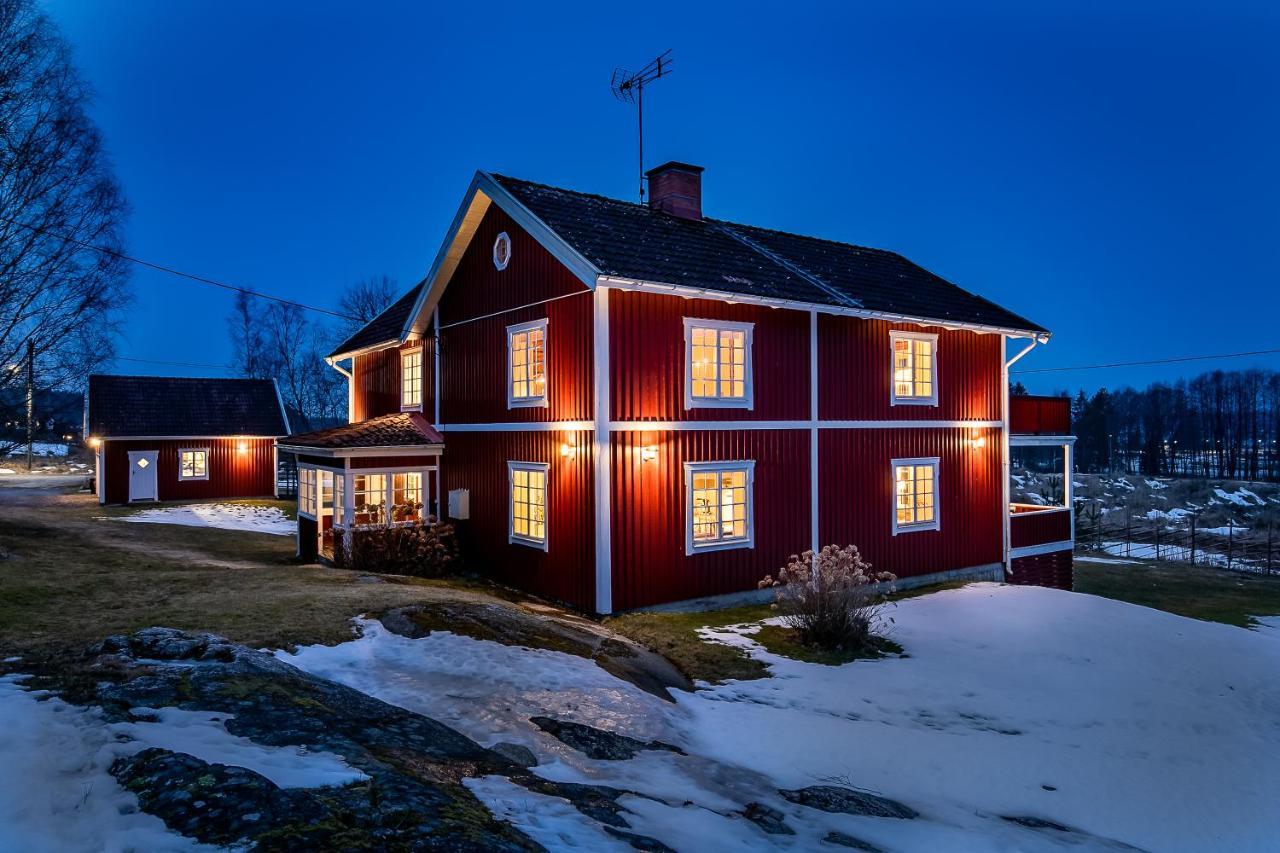 Charming Villa At Askersund Golf Resort Ammeberg Bagian luar foto